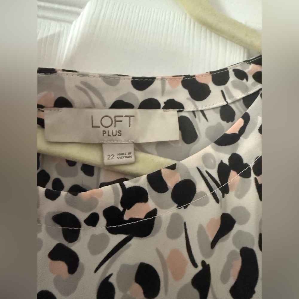 LOFT Plus Size 22 Leopard Print Blouse 🐾 - Picture 5 of 11